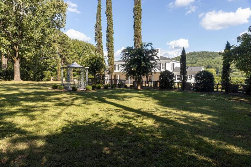 Image for property 417 Alpine View, Gadsden, AL 35901