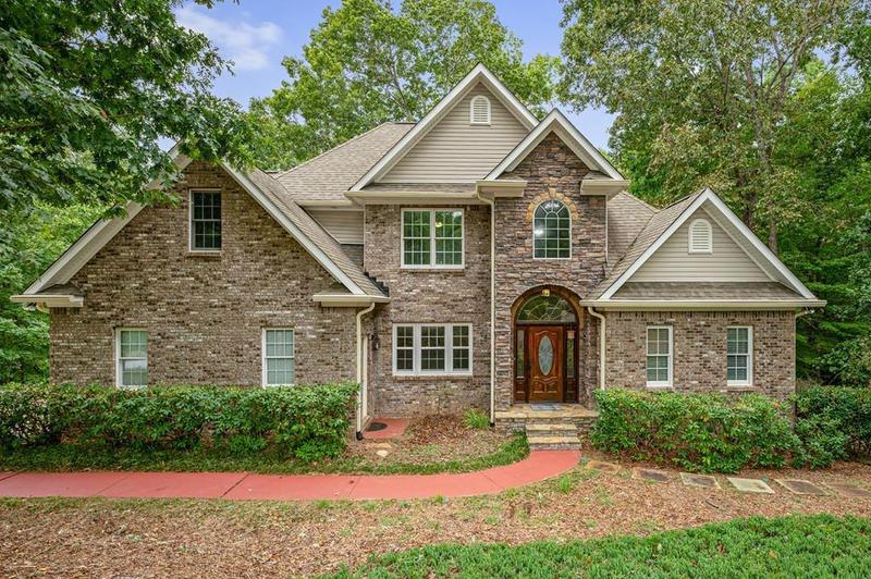 Image for property 55 Rhododendron Lane, Talking Rock, GA 30175