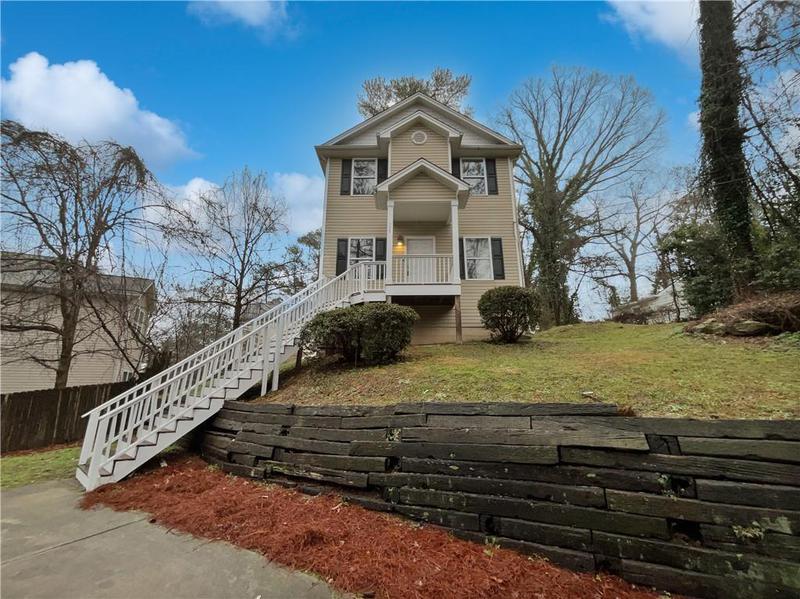 Image for property 483 Fairlane Circle, Atlanta, GA 30331