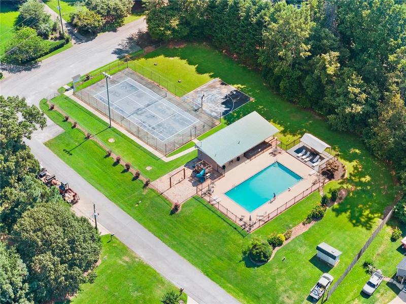 Image for property 8915 Bridgeview Circle, Gainesville, GA 30506