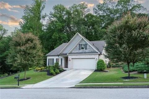 Image for property 1325 Burnam Wood Dr, Gainesville, GA 30501