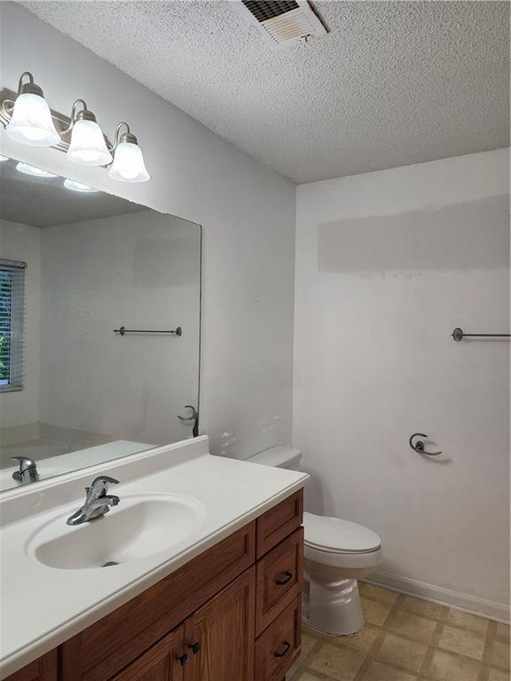 Image for property 835 Amelia Grove Lane, Lawrenceville, GA 30045