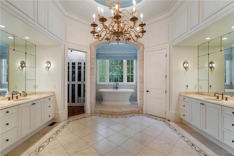 Image for property 3560 Ridgewood Road, Atlanta, GA 30327