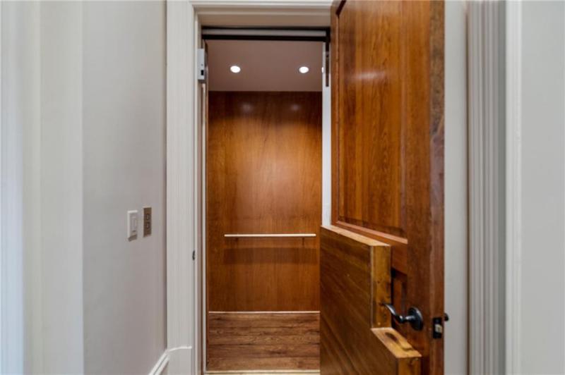 Image for property 3560 Ridgewood Road, Atlanta, GA 30327