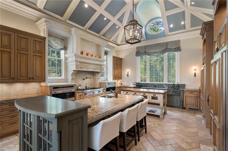 Image for property 3560 Ridgewood Road, Atlanta, GA 30327