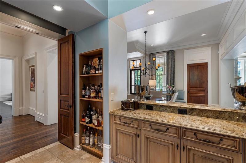 Image for property 3560 Ridgewood Road, Atlanta, GA 30327