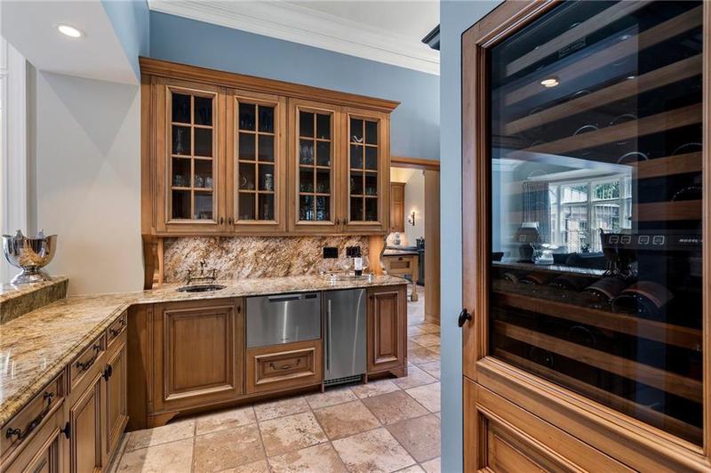 Image for property 3560 Ridgewood Road, Atlanta, GA 30327
