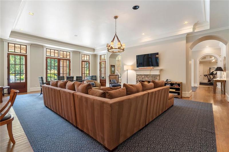 Image for property 3560 Ridgewood Road, Atlanta, GA 30327