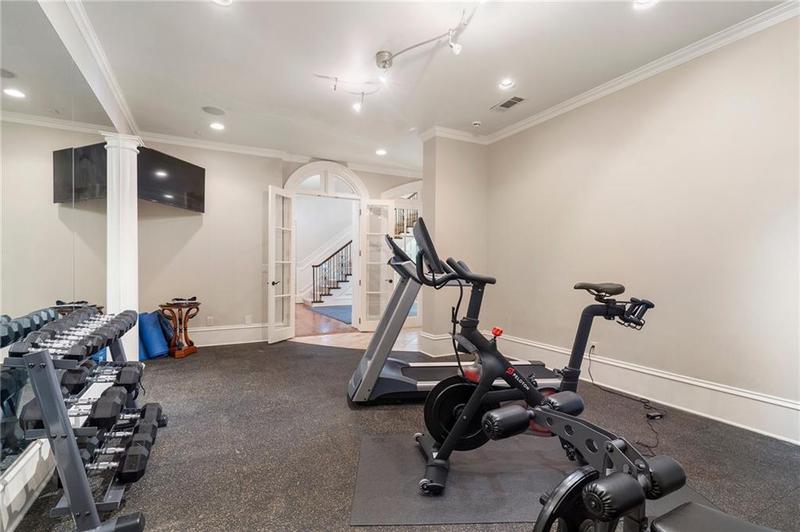 Image for property 3560 Ridgewood Road, Atlanta, GA 30327