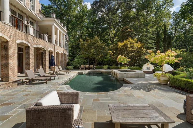 Image for property 3560 Ridgewood Road, Atlanta, GA 30327