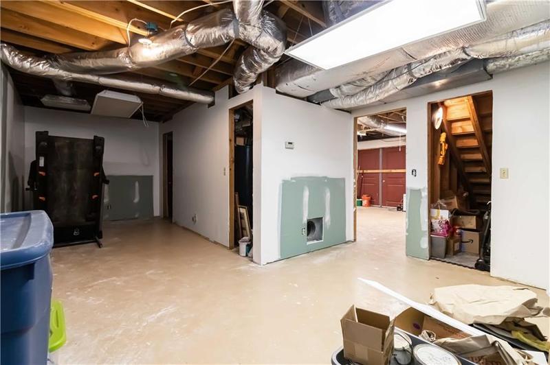 Image for property 5272 Cumberland Way, Stone Mountain, GA 30087