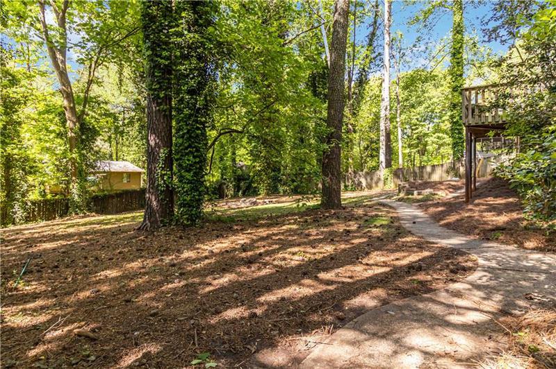 Image for property 5272 Cumberland Way, Stone Mountain, GA 30087