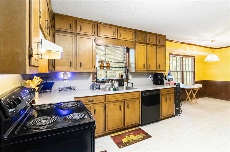 Image for property 5272 Cumberland Way, Stone Mountain, GA 30087