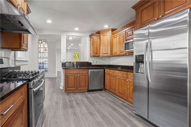 Image for property 2044 Fairhaven Circle, Atlanta, GA 30305