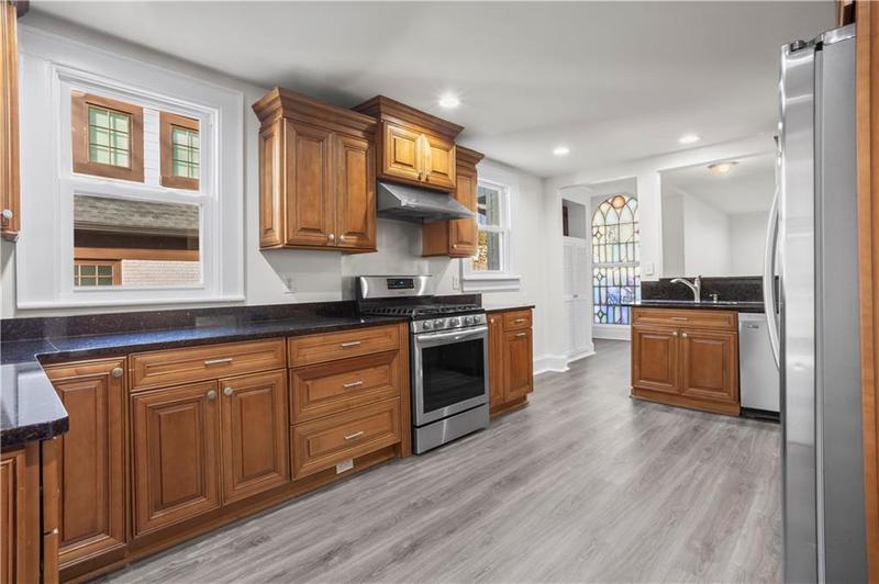 Image for property 2044 Fairhaven Circle, Atlanta, GA 30305