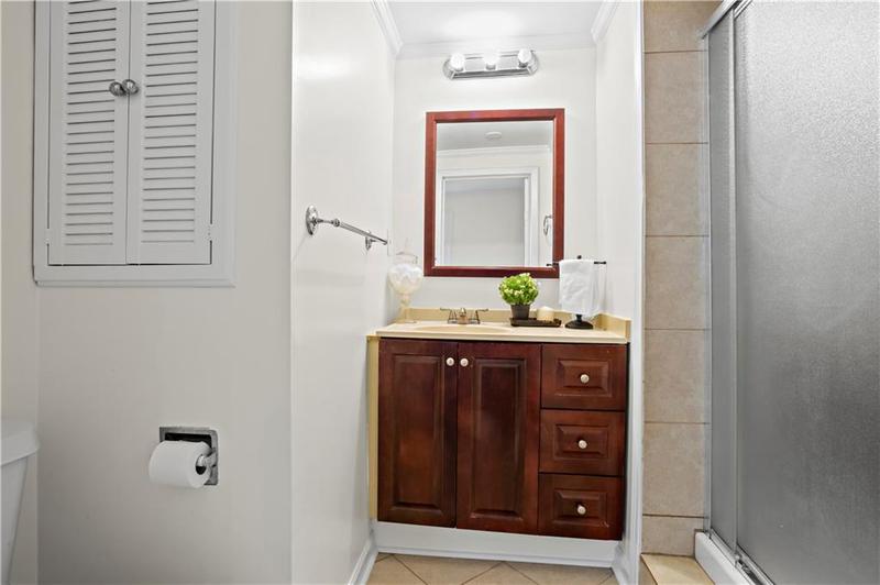 Image for property 2044 Fairhaven Circle, Atlanta, GA 30305