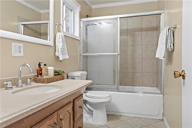 Image for property 2044 Fairhaven Circle, Atlanta, GA 30305