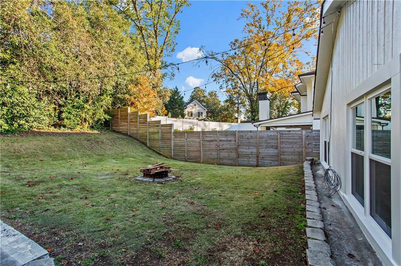 Image for property 2044 Fairhaven Circle, Atlanta, GA 30305