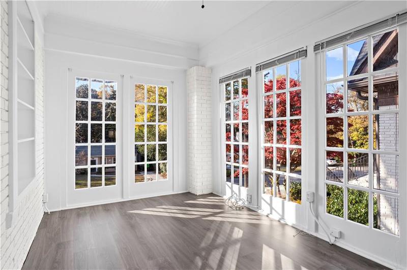 Image for property 2044 Fairhaven Circle, Atlanta, GA 30305
