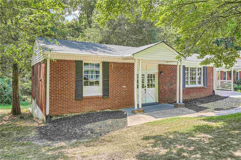 Image for property 895 Kings Grant Drive, Atlanta, GA 30318
