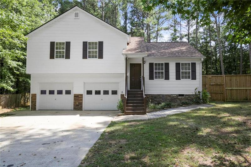Image for property 131 Country Cottage Circle, Carrollton, GA 30116