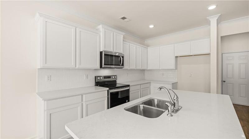 Image for property 305 Silver Moon Drive, Loganville, GA 30052