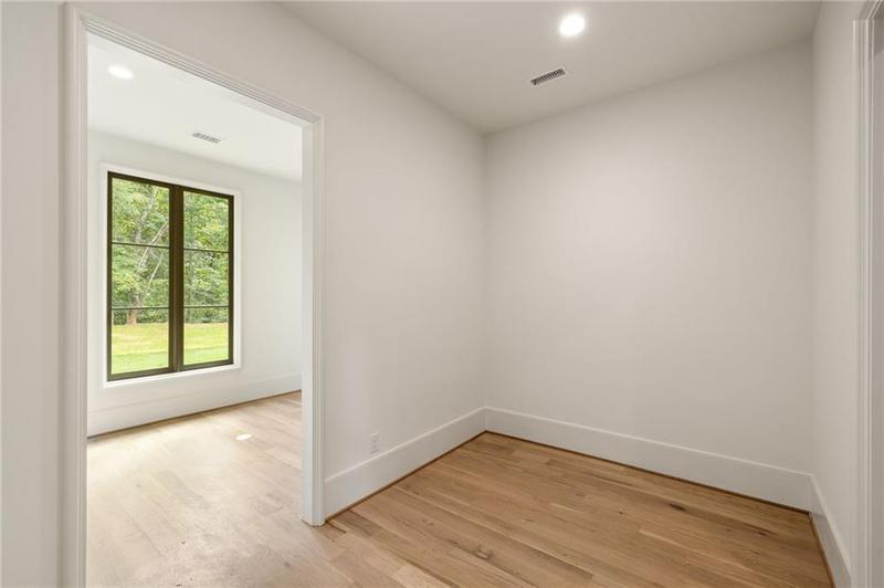 Image for property 8350 Farmette Bend, Chattahoochee Hills, GA 30268