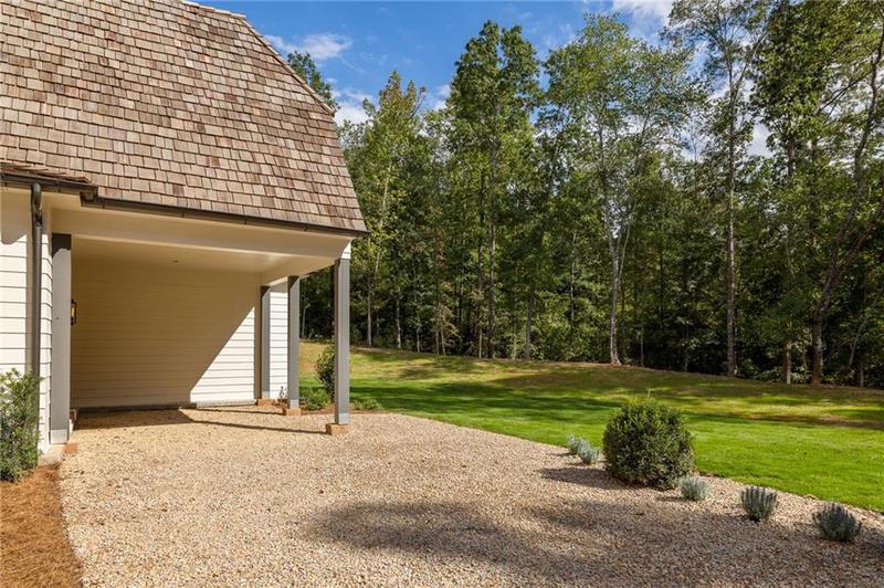 Image for property 8350 Farmette Bend, Chattahoochee Hills, GA 30268