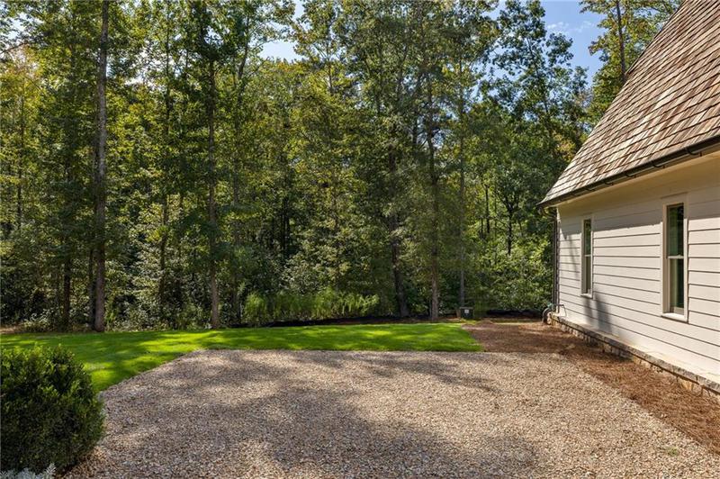 Image for property 8350 Farmette Bend, Chattahoochee Hills, GA 30268