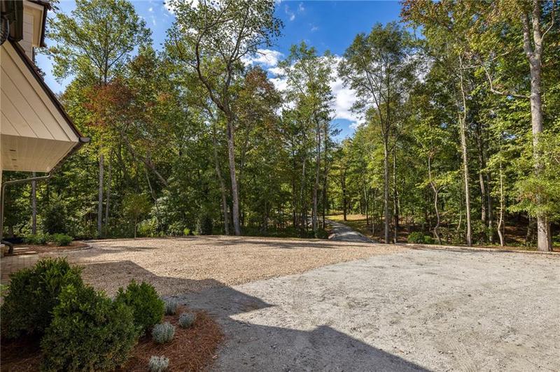 Image for property 8350 Farmette Bend, Chattahoochee Hills, GA 30268