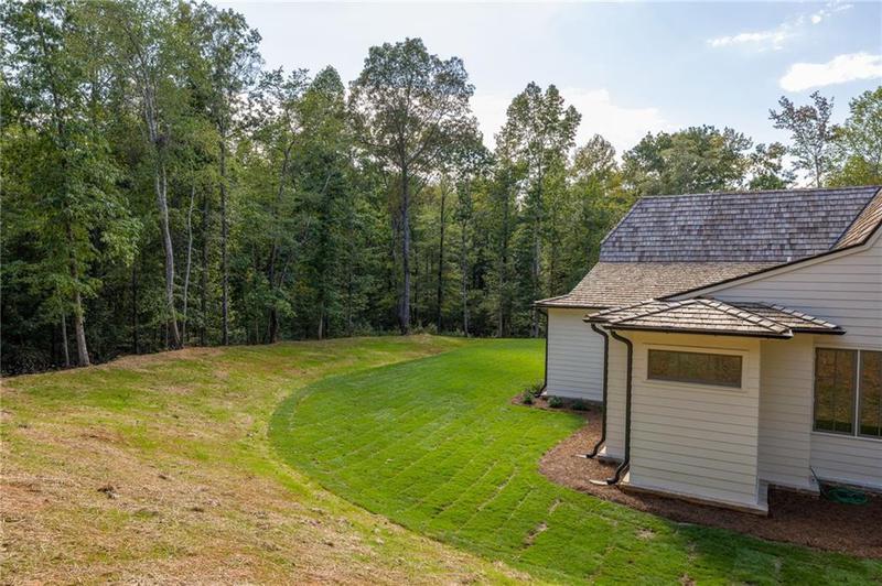 Image for property 8350 Farmette Bend, Chattahoochee Hills, GA 30268