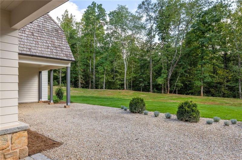 Image for property 8350 Farmette Bend, Chattahoochee Hills, GA 30268