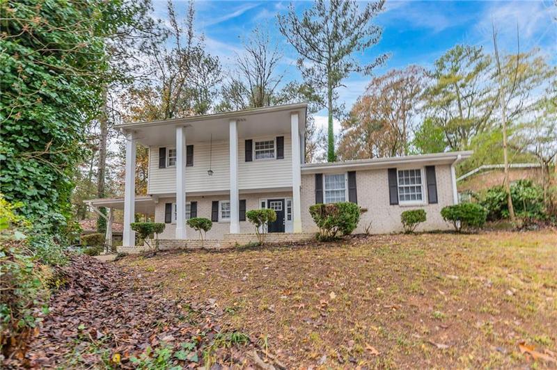 Image for property 3390 Glenview Circle, Atlanta, GA 30331