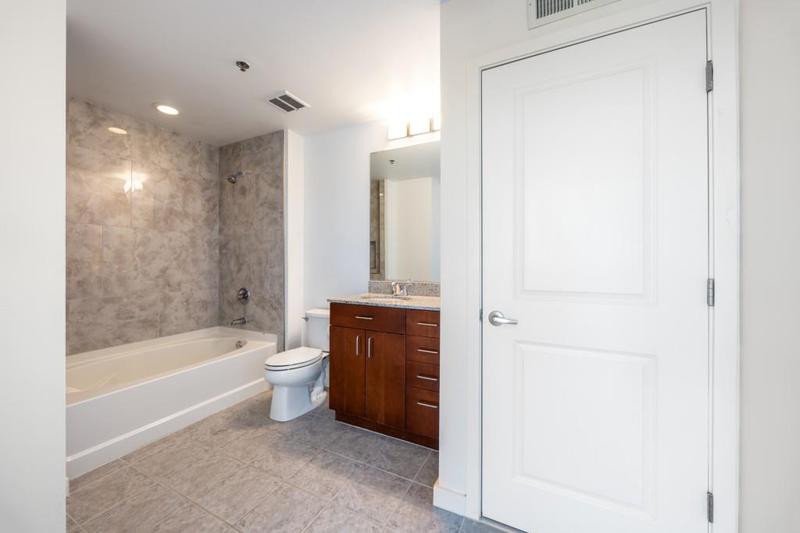 Image for property 361 17th Street 1618, Atlanta, GA 30363