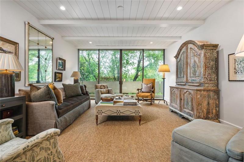 Image for property 2575 Peachtree Road 8D, Atlanta, GA 30305