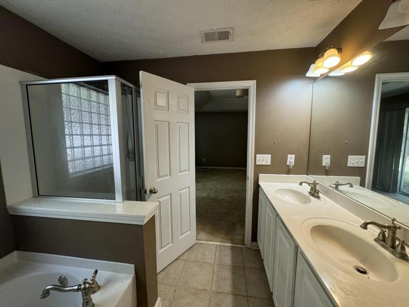 Image for property 2820 Brookford Lane, Atlanta, GA 30331