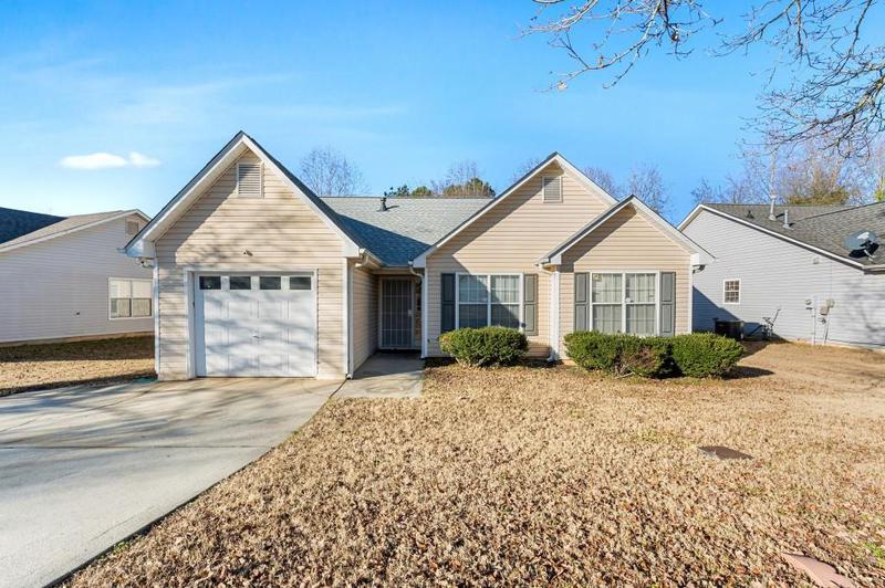 Image for property 942 Maple Leaf Ridge, Jonesboro, GA 30238