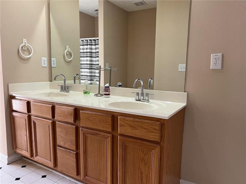 Image for property 1876 BARRINGTON Court, Marietta, GA 30066