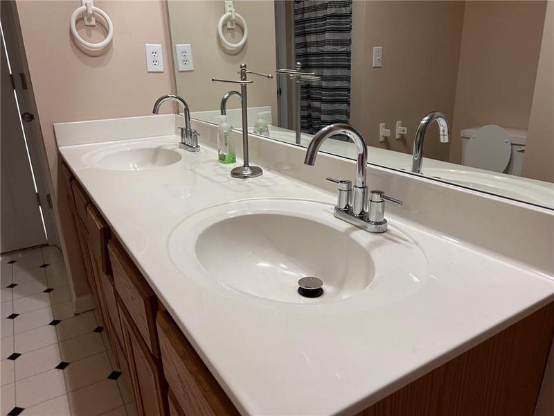 Image for property 1876 BARRINGTON Court, Marietta, GA 30066