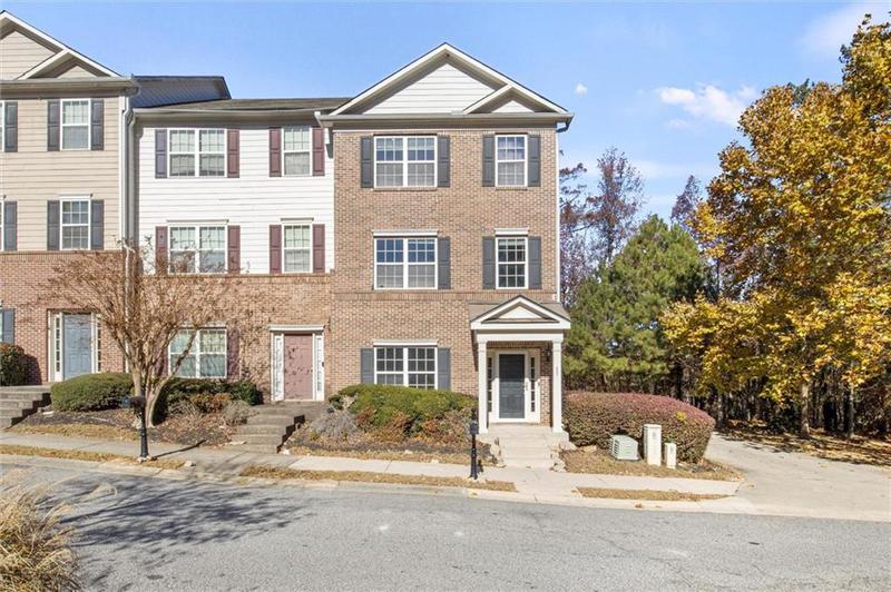 Image for property 5667 CASCADE Run, Atlanta, GA 30336