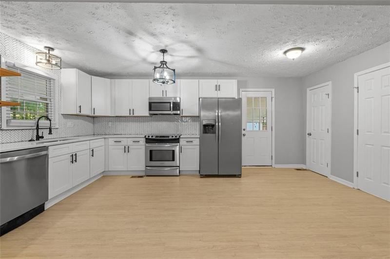 Image for property 2917 REVEILLE Circle, Atlanta, GA 30316