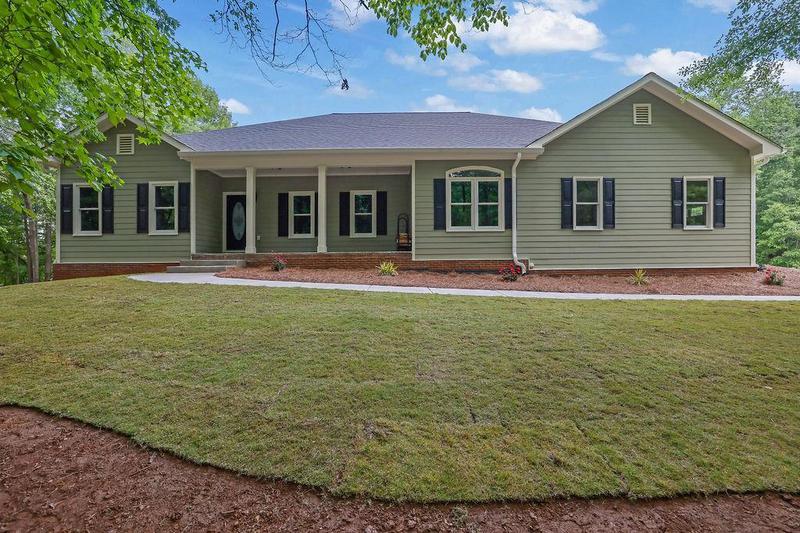 Image for property 216 Scenic Drive, Hoschton, GA 30548