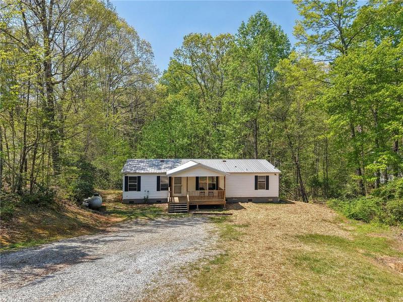 Image for property 135 April Trace, Dawsonville, GA 30534