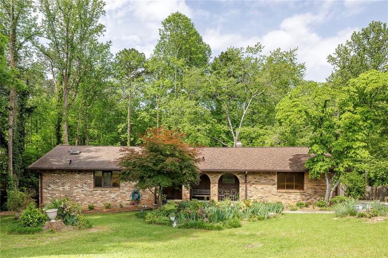 Image for property 2425 Maclaren Circle, Dunwoody, GA 30360