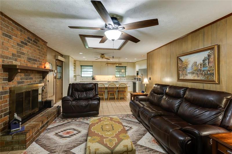 Image for property 2425 Maclaren Circle, Dunwoody, GA 30360
