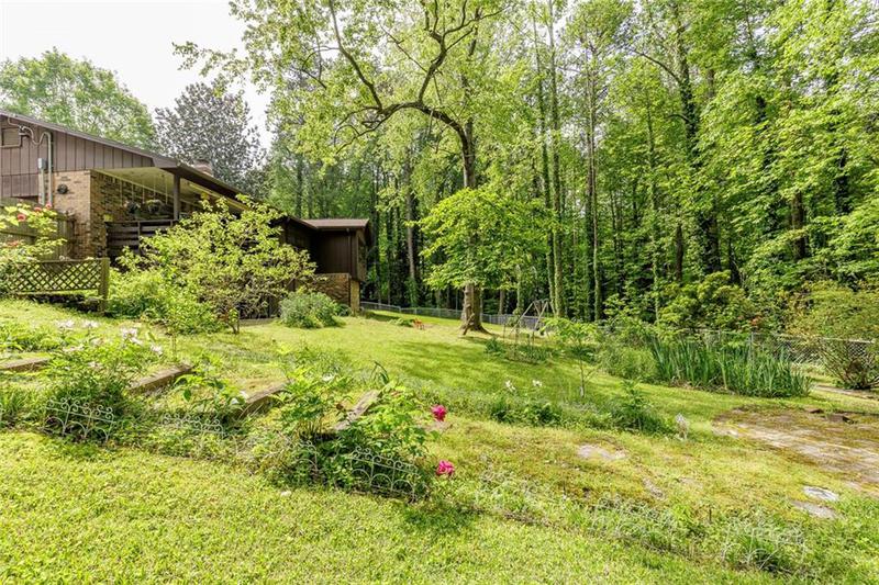 Image for property 2425 Maclaren Circle, Dunwoody, GA 30360