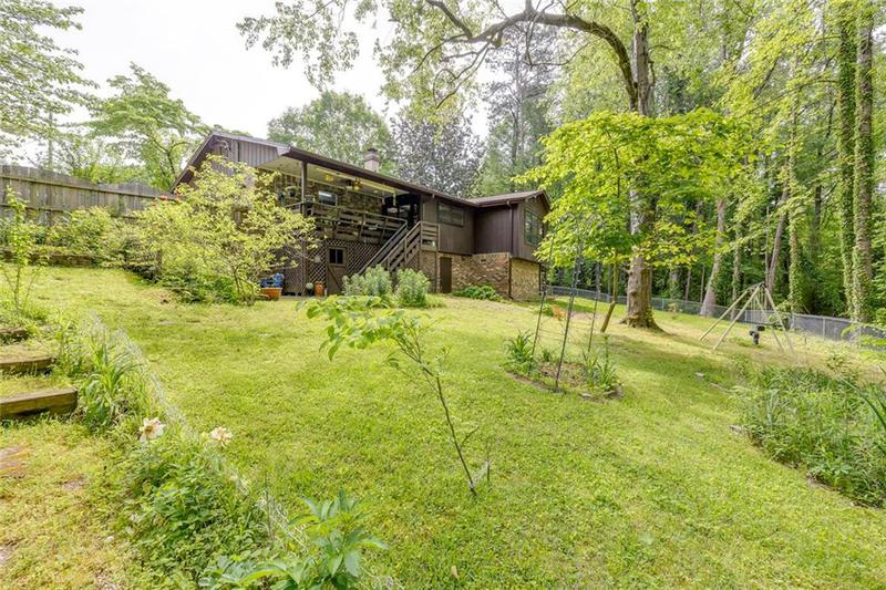 Image for property 2425 Maclaren Circle, Dunwoody, GA 30360