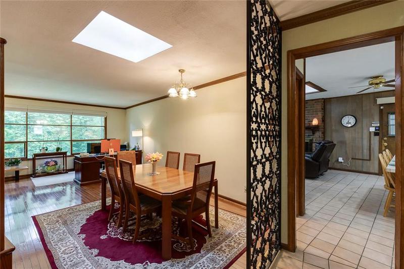 Image for property 2425 Maclaren Circle, Dunwoody, GA 30360