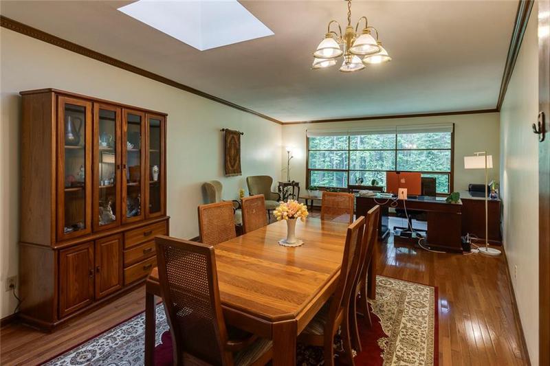 Image for property 2425 Maclaren Circle, Dunwoody, GA 30360