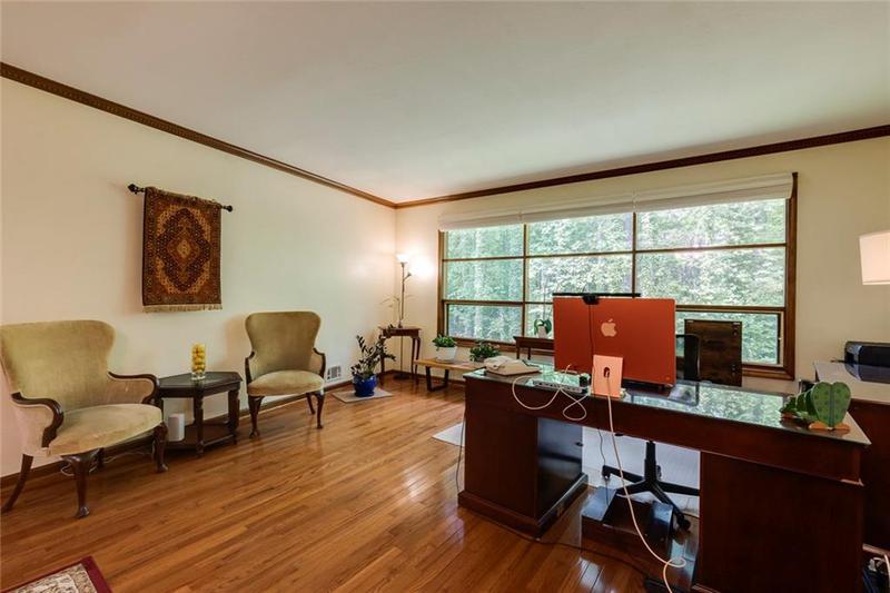 Image for property 2425 Maclaren Circle, Dunwoody, GA 30360